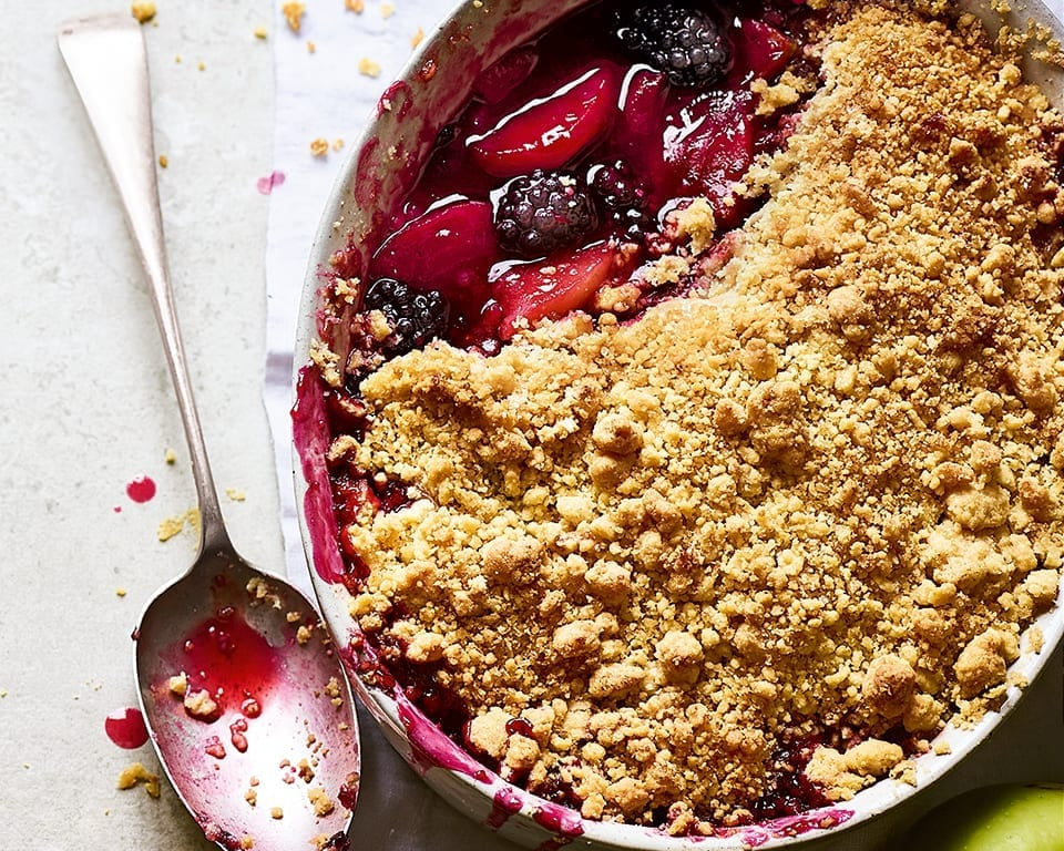 Apple and Berry Crumble